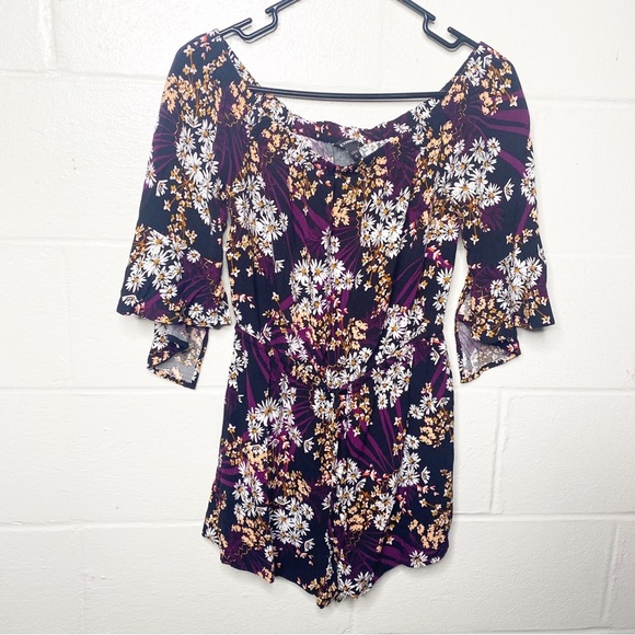 Express Romper - Shorts 3/4 Sleeve - Picture 1 of 6